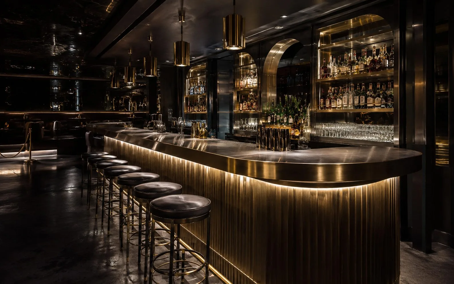 Metal-clad bar counter